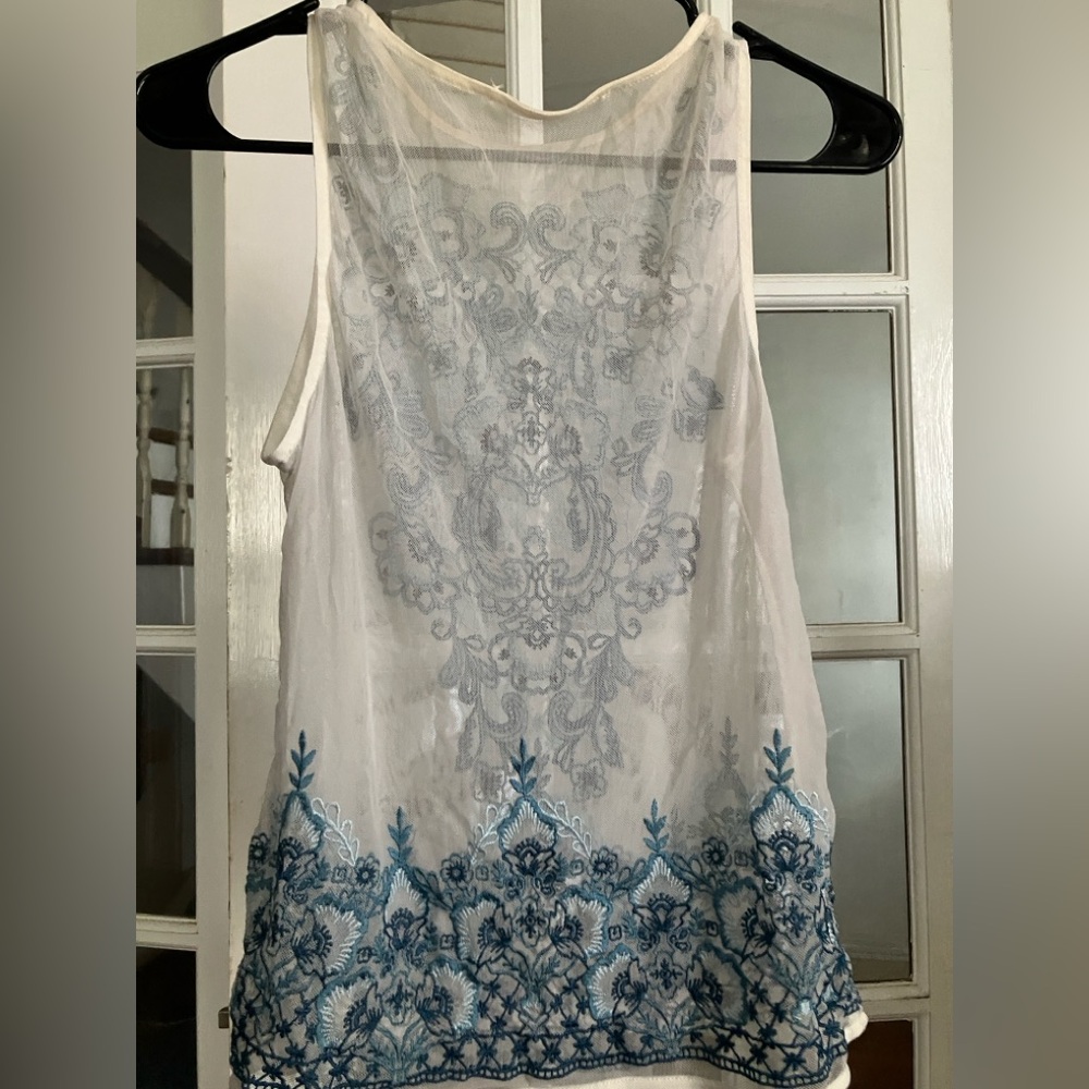 WHBM embroidered sheer shell - Picture 4 of 6